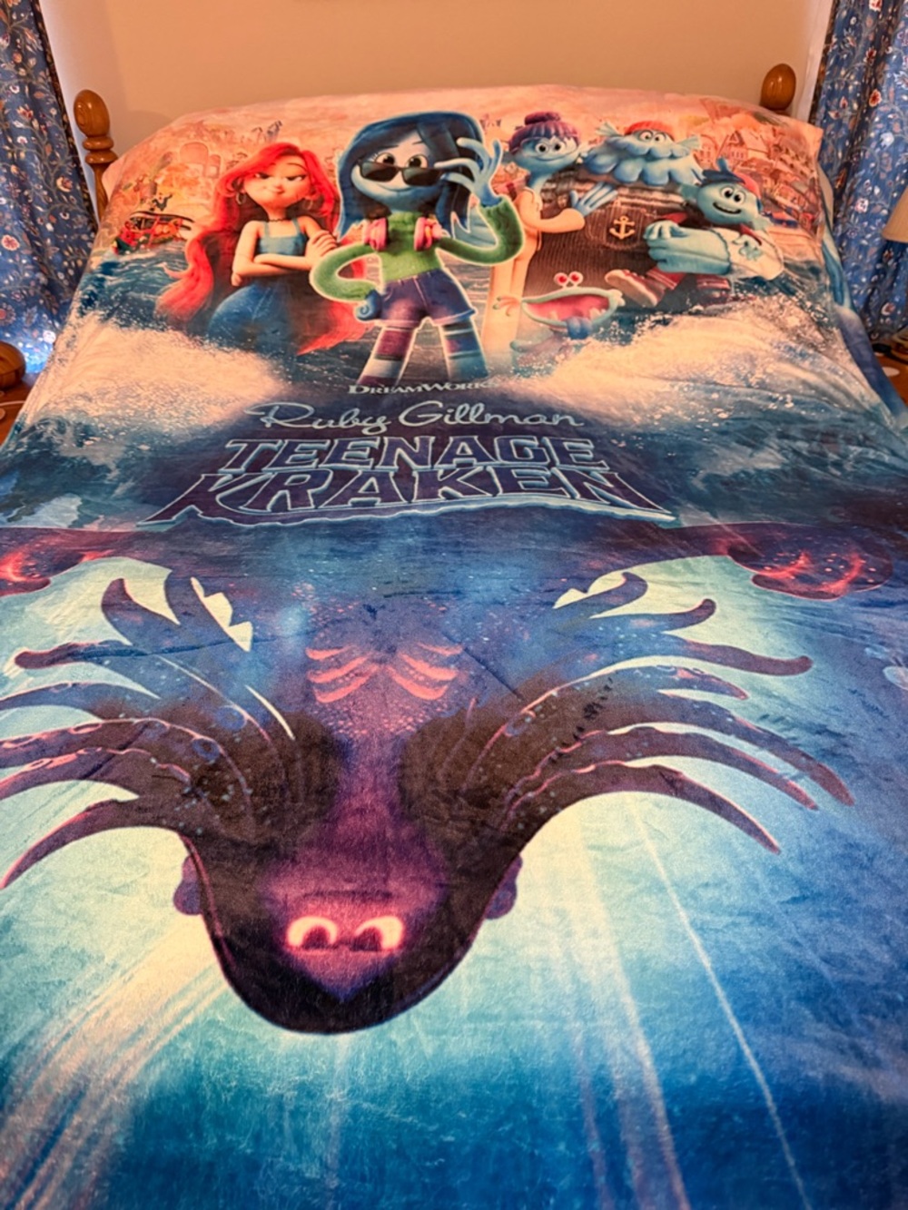 DreamWorks Teenage Kraken Plush Throw Blanket in Blue, Purple, Pink